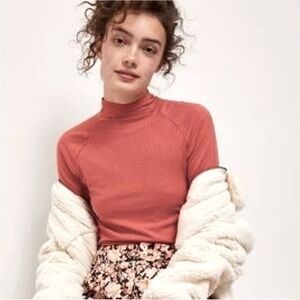 Anthropologie Indra Mock Neck Rose Seamless Turtle Neck NWT Sz L